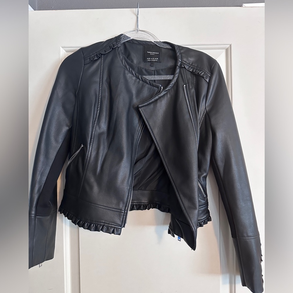 Zara faux leather jacket. Excellent condition. Size medium.